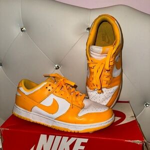 W Nike Dunk Low
Orange\Yellow